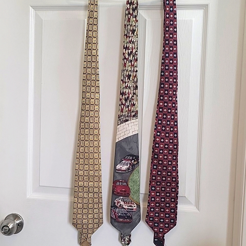 +Novelty Neck Ties.